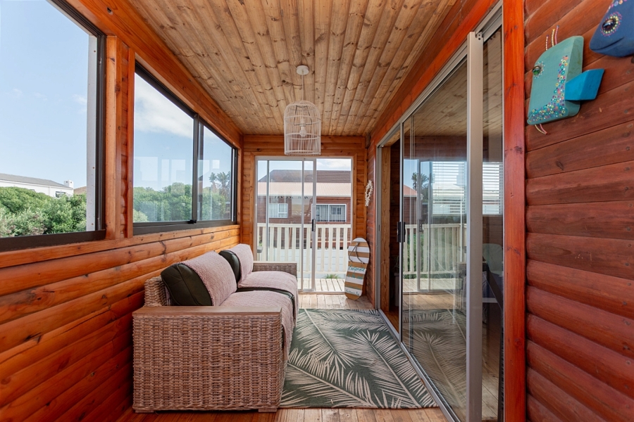 4 Bedroom Property for Sale in Britannia Bay Western Cape